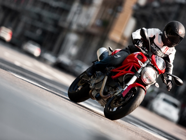 Ducati Monster 2011