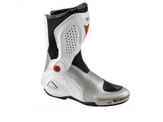 РњРѕС‚РѕР±РѕС‚С‹ Dainese Torque d1